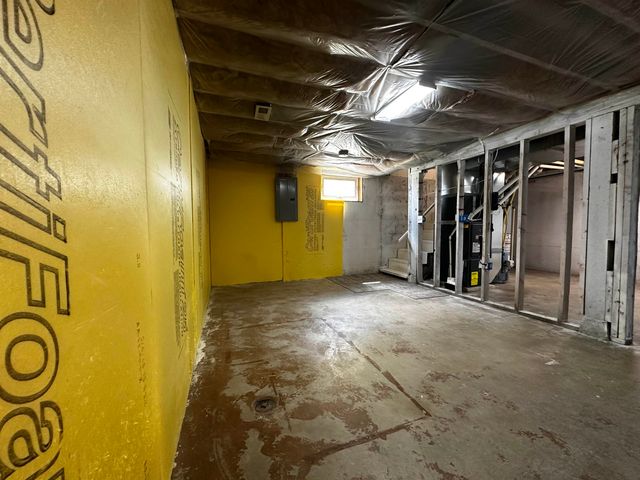 509 NW 4TH ST, Minot, ND 58703
