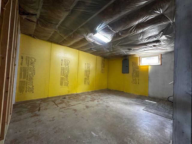 509 NW 4TH ST, Minot, ND 58703