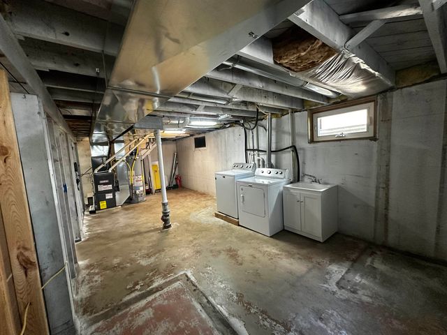 509 NW 4TH ST, Minot, ND 58703