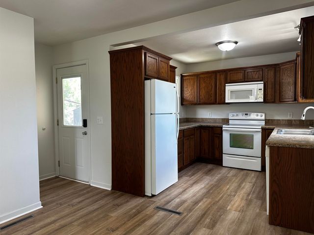 509 NW 4TH ST, Minot, ND 58703