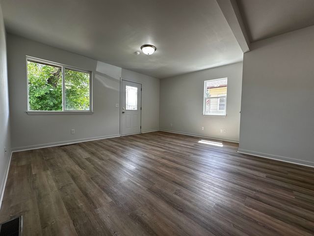 509 NW 4TH ST, Minot, ND 58703