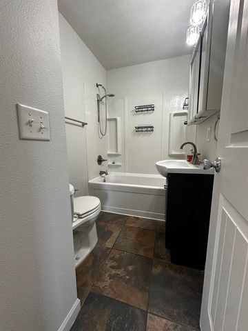 509 NW 4TH ST, Minot, ND 58703