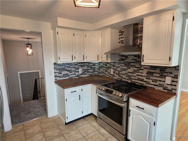 3978 Thrush Lane, Clay, NY 13090