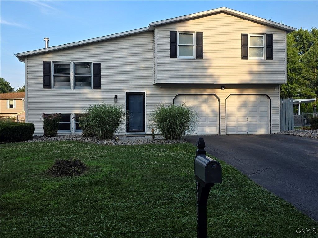3978 Thrush Lane, Clay, NY 13090