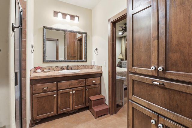 325 Wilderness DR W, Marble Falls, TX 78654