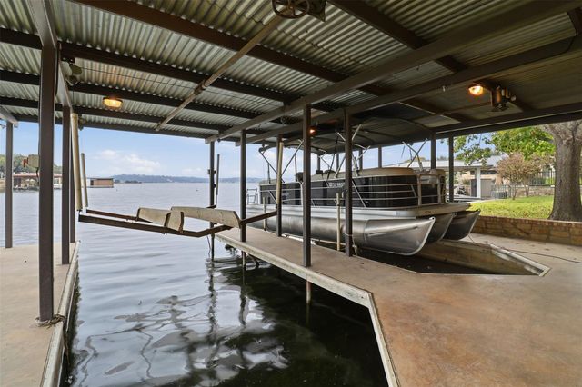 325 Wilderness DR W, Marble Falls, TX 78654