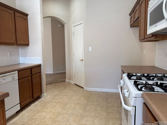 8462 FAVERO COVE, Converse, TX 78109
