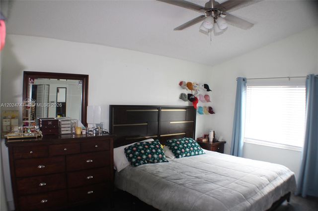 1317 SW 82nd Ave, North Lauderdale, FL 33068