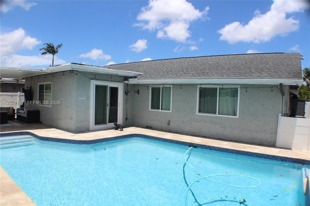 1317 SW 82nd Ave, North Lauderdale, FL 33068