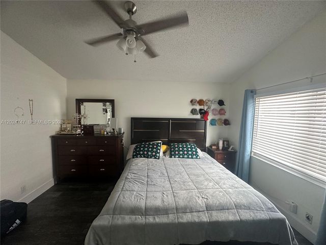 1317 SW 82nd Ave, North Lauderdale, FL 33068