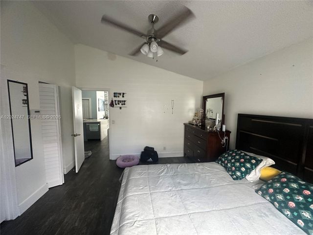 1317 SW 82nd Ave, North Lauderdale, FL 33068