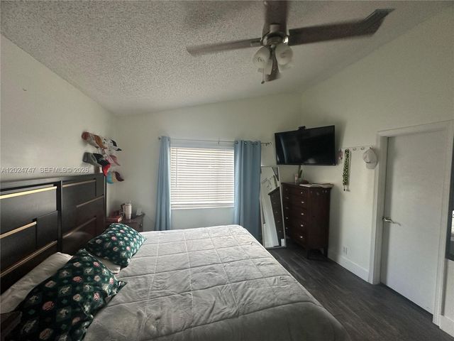 1317 SW 82nd Ave, North Lauderdale, FL 33068