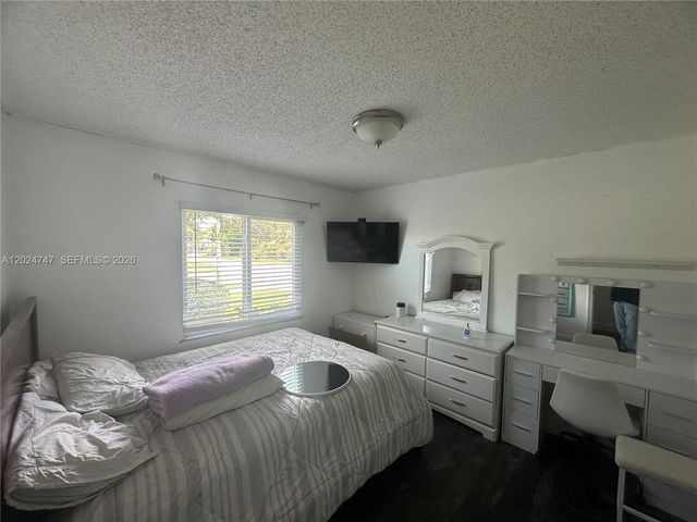 1317 SW 82nd Ave, North Lauderdale, FL 33068