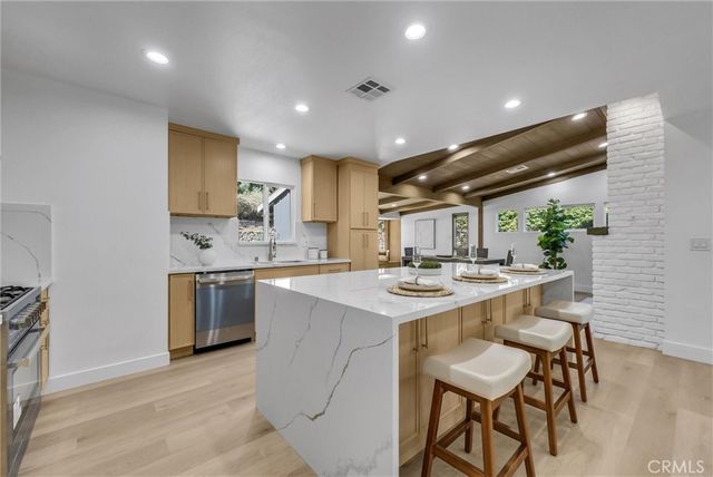 8450 Via Sierra Ramal, Whittier, CA 90605