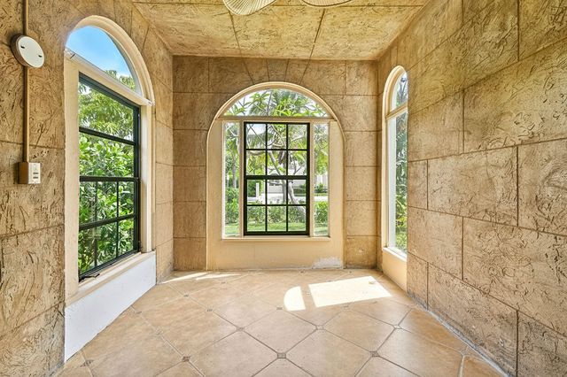 2118 Florida Avenue, West Palm Beach, FL 33401