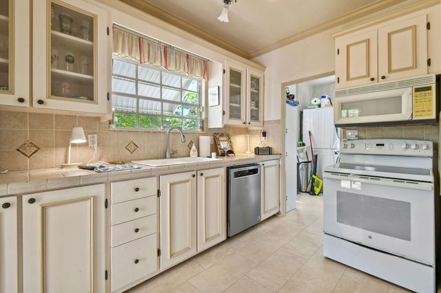 2118 Florida Avenue, West Palm Beach, FL 33401