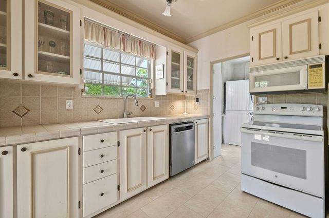2118 Florida Avenue, West Palm Beach, FL 33401