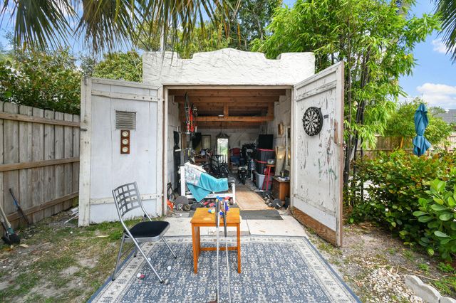 2118 Florida Avenue, West Palm Beach, FL 33401