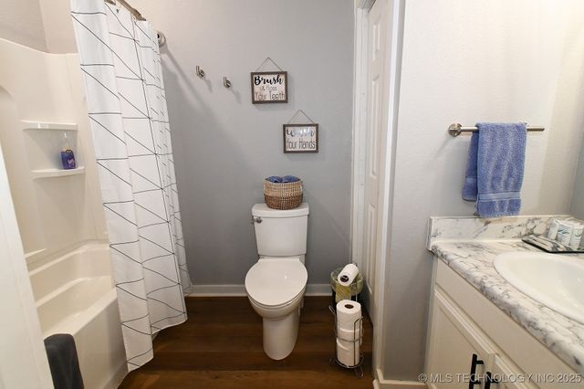 812 N Main Street, Gore, OK 74435