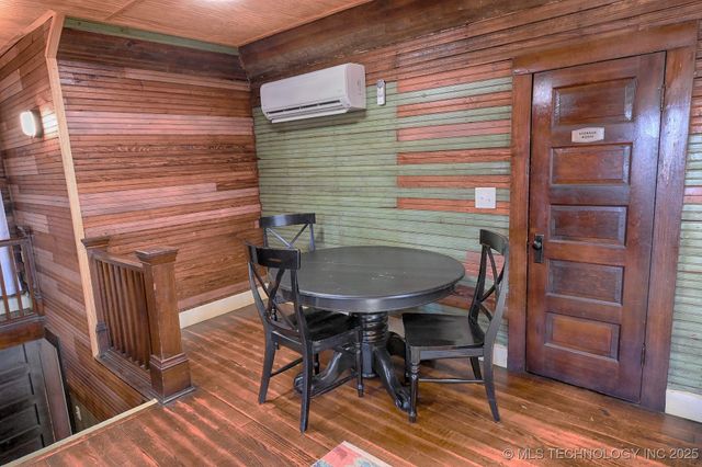 812 N Main Street, Gore, OK 74435