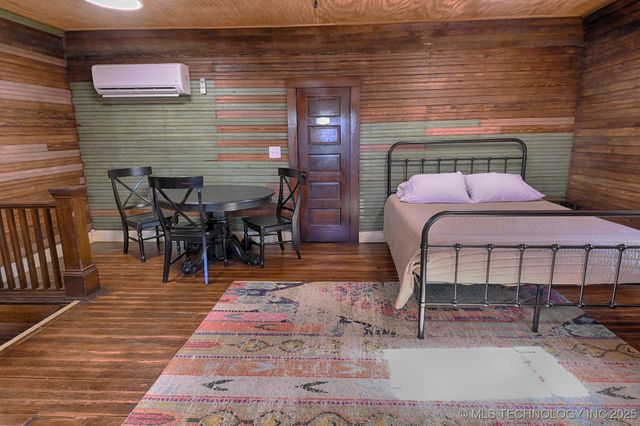 812 N Main Street, Gore, OK 74435