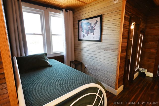 812 N Main Street, Gore, OK 74435