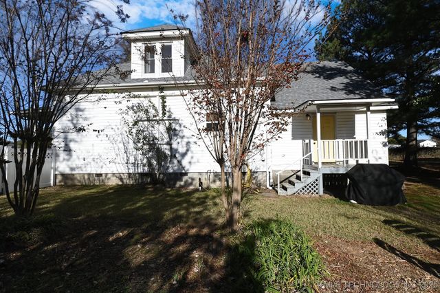 812 N Main Street, Gore, OK 74435