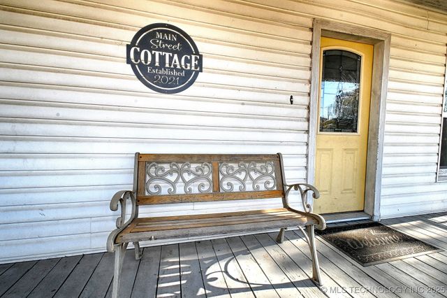 812 N Main Street, Gore, OK 74435