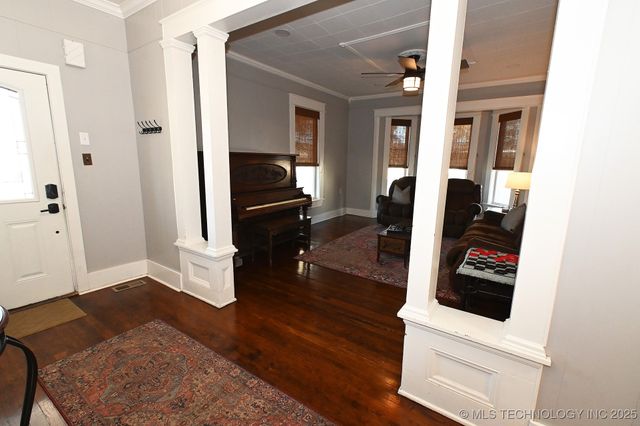 812 N Main Street, Gore, OK 74435