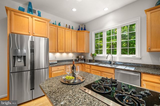 7136 AYERS MEADOW LN, Springfield, VA 22150