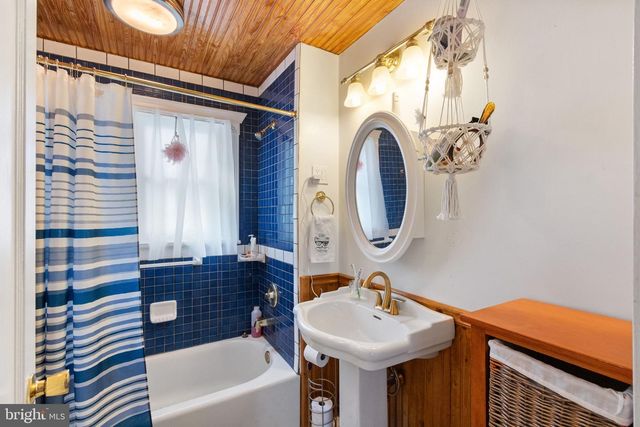 1216 MARSHALL AVE, Colonial Beach, VA 22443