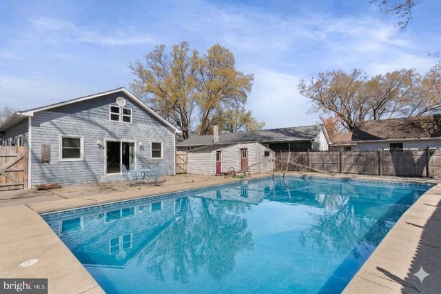 1216 MARSHALL AVE, Colonial Beach, VA 22443