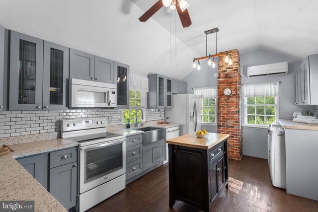 10007 CROOM RD, Upper Marlboro, MD 20772