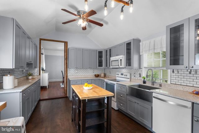 10007 CROOM RD, Upper Marlboro, MD 20772
