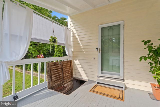 10007 CROOM RD, Upper Marlboro, MD 20772