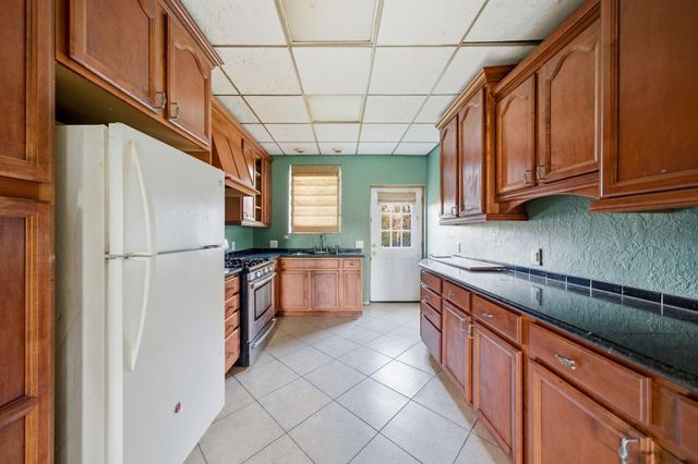 14991 Lower Coal Pit Drive, Igo, CA 96047