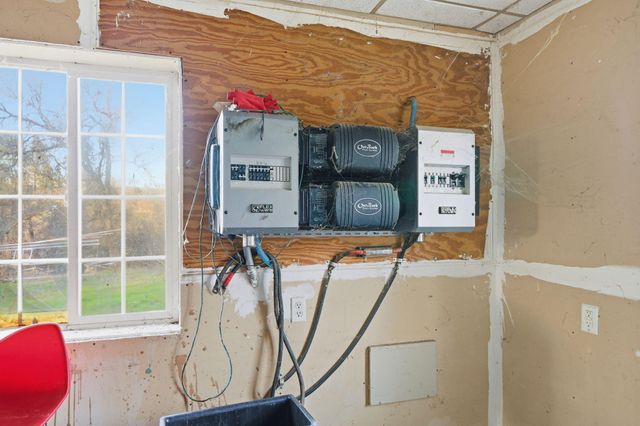 14991 Lower Coal Pit Drive, Igo, CA 96047