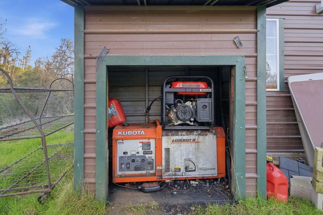 14991 Lower Coal Pit Drive, Igo, CA 96047