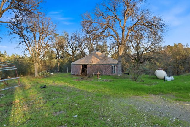 14991 Lower Coal Pit Drive, Igo, CA 96047