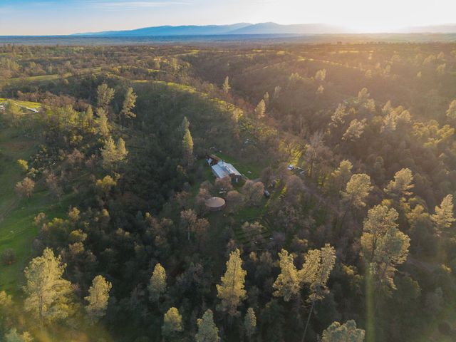 14991 Lower Coal Pit Drive, Igo, CA 96047