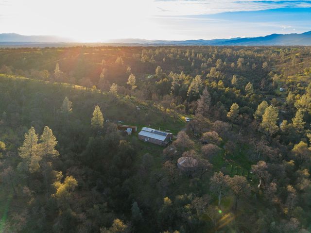 14991 Lower Coal Pit Drive, Igo, CA 96047