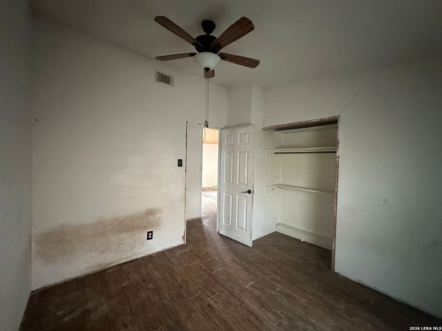 122 Pleasant Valley, San Antonio, TX 78227