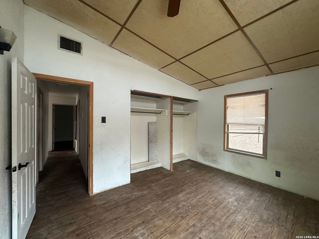 122 Pleasant Valley, San Antonio, TX 78227