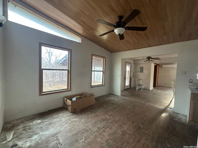 122 Pleasant Valley, San Antonio, TX 78227