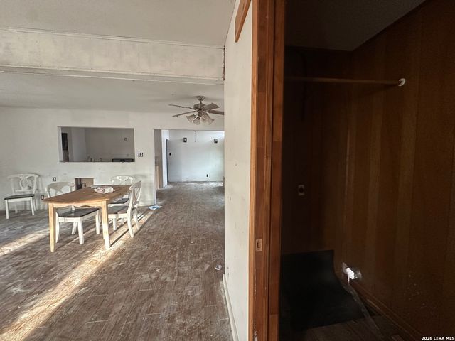 122 Pleasant Valley, San Antonio, TX 78227