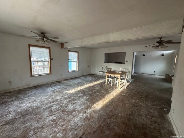 122 Pleasant Valley, San Antonio, TX 78227