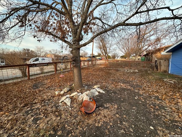 122 Pleasant Valley, San Antonio, TX 78227