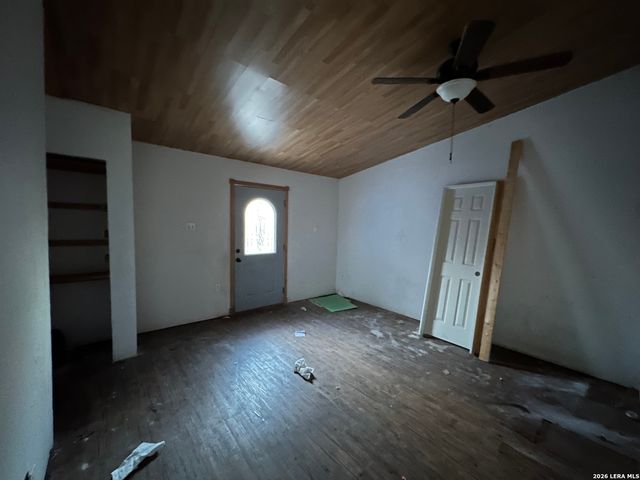 122 Pleasant Valley, San Antonio, TX 78227