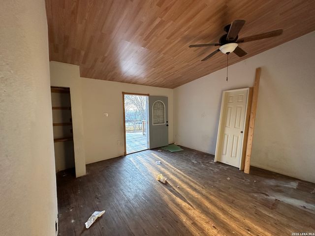 122 Pleasant Valley, San Antonio, TX 78227