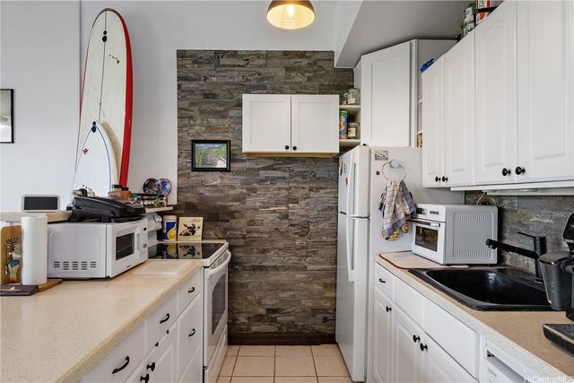 84-687 Ala Mahiku Street 27122C, Waianae, HI 96792